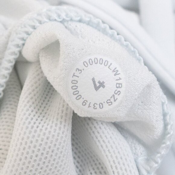 Lululemon Tied in Energy 2-in-1 Tank Top Tempest Blue Almost Blue Size 4 - Picture 6 of 12